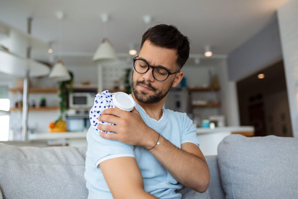 shoulder pain ice pack 